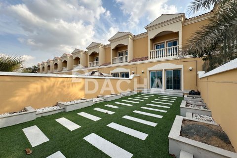 Townhouse in Jumeirah Village Triangle, Dubai 2 bedrooms, 152 sq.m. № 104721