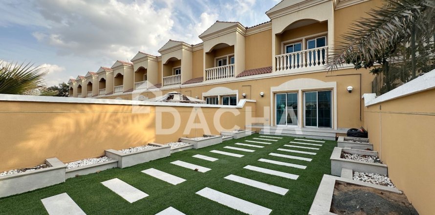 Maison de ville à Jumeirah Village Triangle, Dubai, 2 chambres, 152 m², № 104721