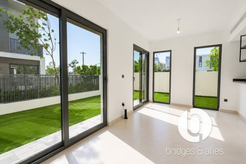 Adosado en Tilal Al Ghaf, Dubai, 4 dormitorios, 227 m², № 141858 - foto 4