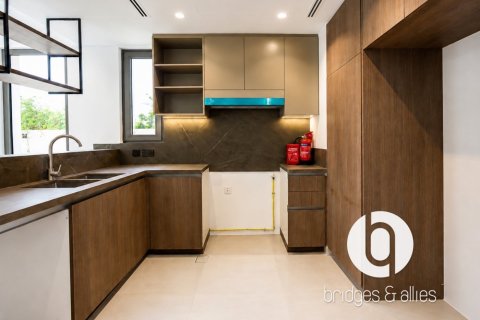 Adosado en Tilal Al Ghaf, Dubai, 4 dormitorios, 227 m², № 141858 - foto 6