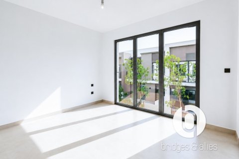 Adosado en Tilal Al Ghaf, Dubai, 4 dormitorios, 227 m², № 141858 - foto 15