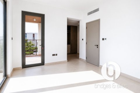 Adosado en Tilal Al Ghaf, Dubai, 4 dormitorios, 227 m², № 141858 - foto 10