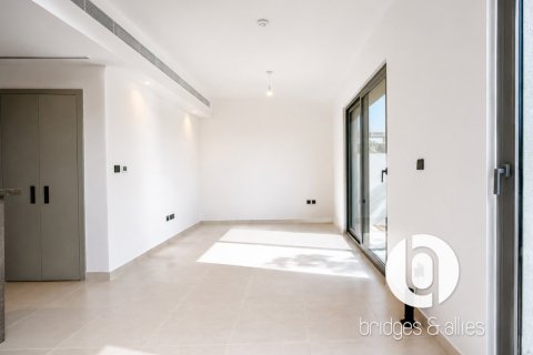 Adosado en Tilal Al Ghaf, Dubai, 4 dormitorios, 227 m², № 141858 - foto 12