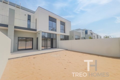 Adosado en Al Furjan, Dubai, 3 dormitorios, 203 m², № 16314 - foto 1