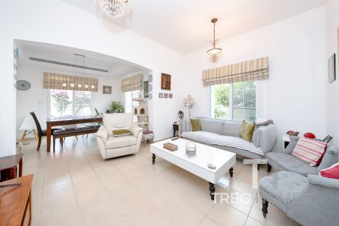 Villa in Arabian Ranches, Dubai 3 bedrooms, 259 sq.m. № 16307 - photo 6