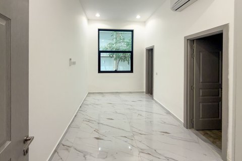 Villa in Dubai 5 bedrooms, 743.22 sq.m. № 138959 - photo 7