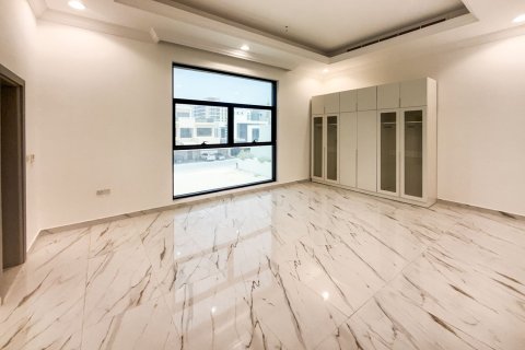 Villa in Dubai 5 bedrooms, 743.22 sq.m. № 138959 - photo 13