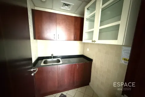 Office in Jumeirah Lake Towers, Dubai 107 sq.m. № 62070 - photo 6