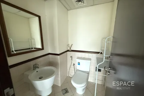 Office in Jumeirah Lake Towers, Dubai 107 sq.m. № 62070 - photo 8