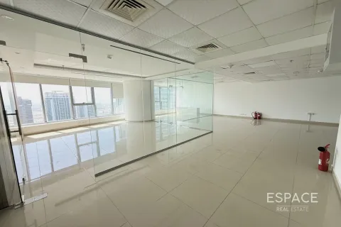 Снять в аренду офис в Джумейра Лейк Тауэрс, Дубай: 107м², № 62070 - фото 2