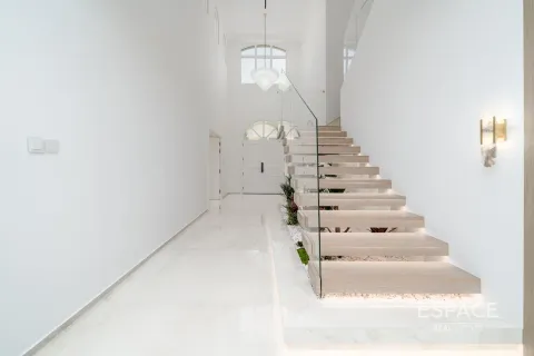 Villa en Palm Jumeirah, Dubai, 4 dormitorios, 483 m², № 62075 - foto 9