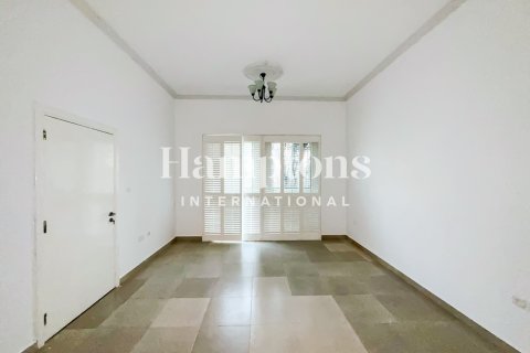 Townhouse in Al Quoz Industrial Area, Al Quoz, Dubai 5 bedrooms, 365.94956215 sq.m. № 74378 - photo 16