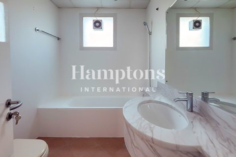 Townhouse in Al Quoz Industrial Area, Al Quoz, Dubai 5 bedrooms, 365.94956215 sq.m. № 74378 - photo 22