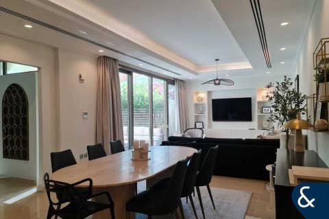 Купить виллу в The Sustainable City, Дубай: 3 спальни, 195м², № 74450 - фото 3