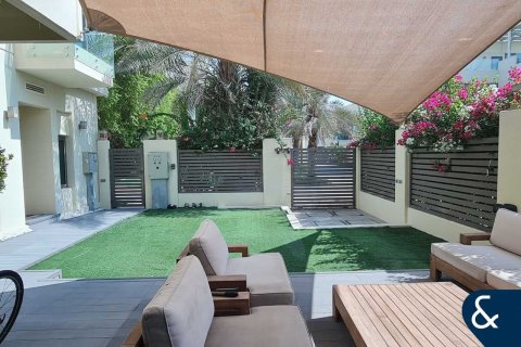 Купить виллу в The Sustainable City, Дубай: 3 спальни, 195м², № 74450 - фото 26