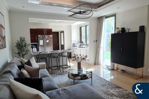 Купить виллу в The Sustainable City, Дубай: 3 спальни, 195м², № 74450 - фото 5