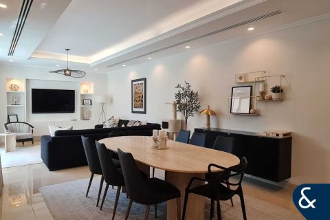 Купить виллу в The Sustainable City, Дубай: 3 спальни, 195м², № 74450 - фото 2