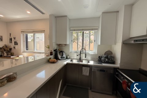 Villa in Dubai Land, Dubai 4 bedrooms, 223 sq.m. № 98407 - photo 5