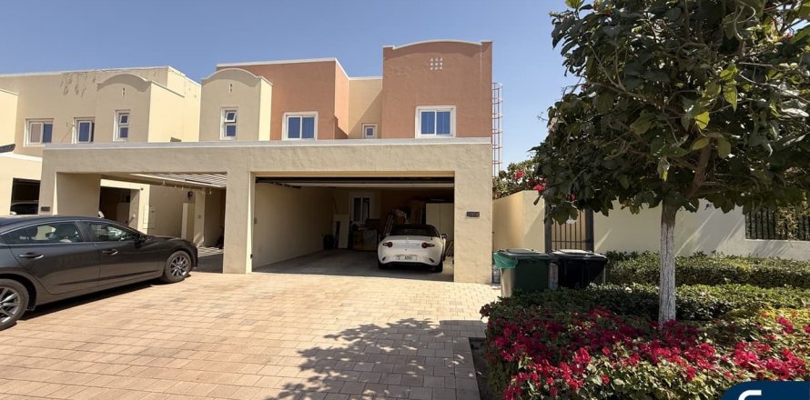 Villa in Dubai Land, Dubai 4 bedrooms, 223 sq.m. № 98407