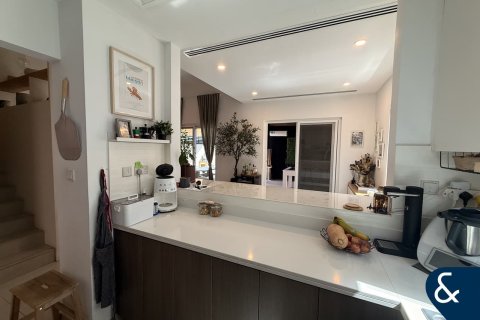 Villa in Dubai Land, Dubai 4 bedrooms, 223 sq.m. № 98407 - photo 20