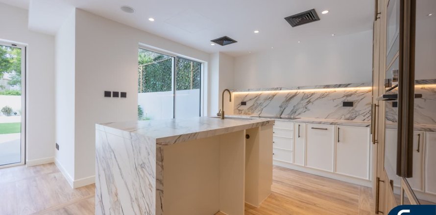 Вилла в The Springs, Дубай, 4 спальни, 210м², № 78854