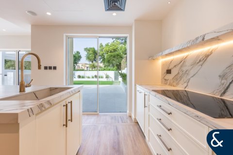 Купить виллу в The Springs, Дубай: 4 спальни, 210м², № 78854 - фото 5