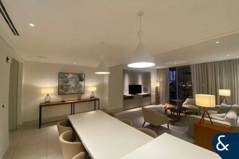 Снять в аренду квартиру в Даунтаун Дубай (Даунтаун Бурдж Дубай), Дубай: 2 спальни, 129м², № 91649 - фото 2