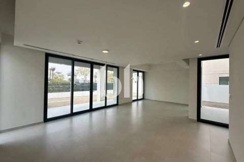 Townhouse in Arabian Ranches 3, Dubai 4 bedrooms, 381 sq.m. № 58711 - photo 4
