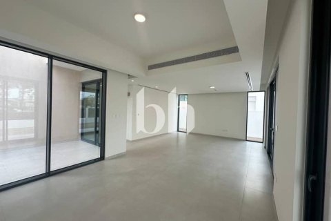 Townhouse in Arabian Ranches 3, Dubai 4 bedrooms, 381 sq.m. № 58711 - photo 2
