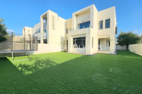 Villa à Dubai, 4 chambres, 401 m², № 97210