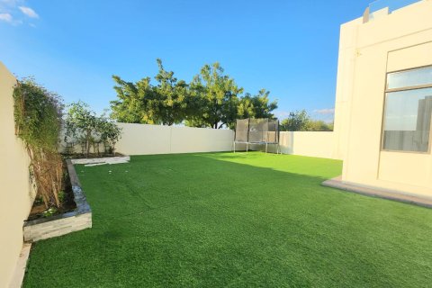 Villa à Dubai, 4 chambres, 401 m², № 97210 - photo 3