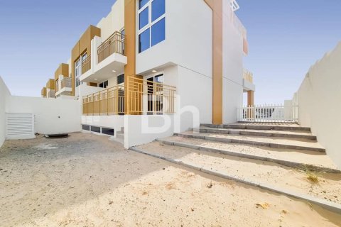 Townhouse in DAMAC Hills (Akoya by DAMAC), Dubai 3 bedrooms, 170 sq.m. № 57268 - photo 13