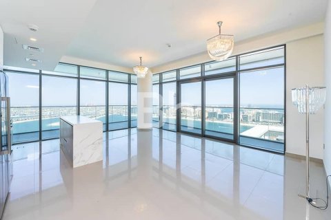 Apartment in Dubai Harbour, Dubai 3 bedrooms, 179 sq.m. № 57269 - photo 1