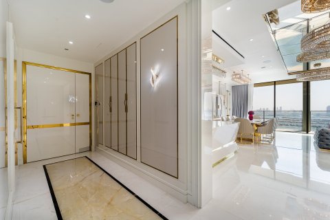 Apartment in Palm Jumeirah, Dubai 3 bedrooms, 317 sq.m. № 96943 - photo 23