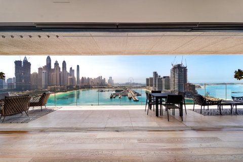 Apartment in Palm Jumeirah, Dubai 4 bedrooms, 538 sq.m. № 96946 - photo 2