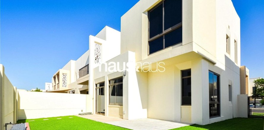 تاون هاوس في Town Square, دبي 4 غرف نوم, 270 م² رقم 44887