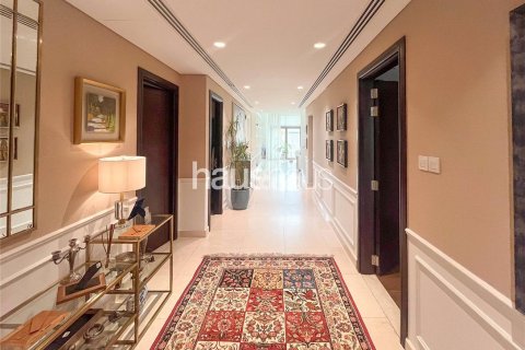 Снять в аренду виллу в Meydan, Дубай: 6 спален, 586м², № 44884 - фото 1