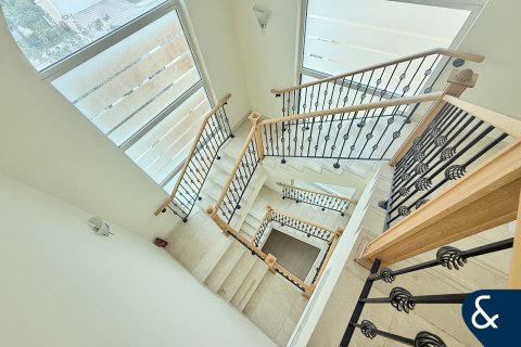 Villa in Legacy Nova Villas, Jumeirah Park, Dubai 4 bedrooms, 516 sq.m. № 76615 - photo 11