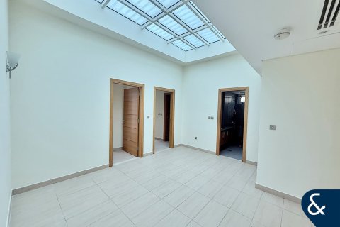 Villa in Legacy Nova Villas, Jumeirah Park, Dubai 4 bedrooms, 516 sq.m. № 76615 - photo 10