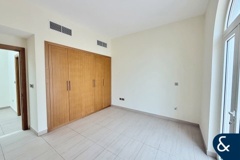 Villa in Legacy Nova Villas, Jumeirah Park, Dubai 4 bedrooms, 516 sq.m. № 76615 - photo 12