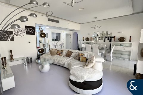 Apartment in Shams, Jumeirah Beach Residence, Dubai 2 bedrooms, 128 sq.m. № 76618 - photo 1