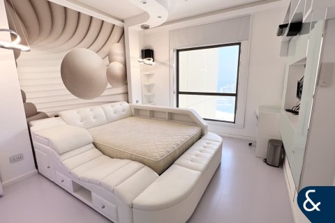 Apartment in Shams, Jumeirah Beach Residence, Dubai 2 bedrooms, 128 sq.m. № 76618 - photo 8