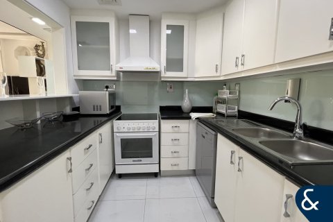 Apartment in Shams, Jumeirah Beach Residence, Dubai 2 bedrooms, 128 sq.m. № 76618 - photo 7