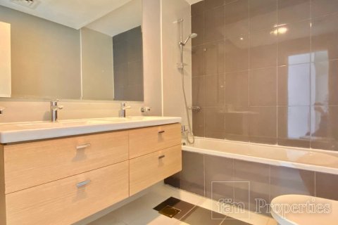 Снять в аренду квартиру в Дубае: 3 спальни, 193.1м², № 84690 - фото 15