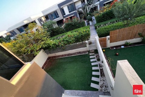 Villa à Dubai Hills Estate, Dubai, 4 chambres, 201.5 m², № 84692 - photo 2