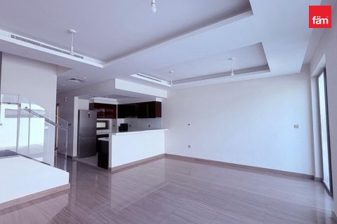 Townhouse in Dubai 5 bedrooms, 172.5 sq.m. № 137757 - photo 2