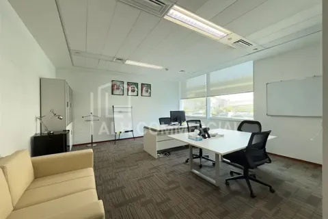 Bureau à Sheikh Zayed Road, Dubai, 1 salle, 534 m², № 92752