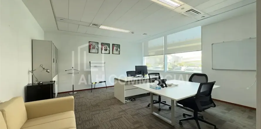 Office in Sheikh Zayed Road, Dubai 1 room, 534 sq.m. № 92752