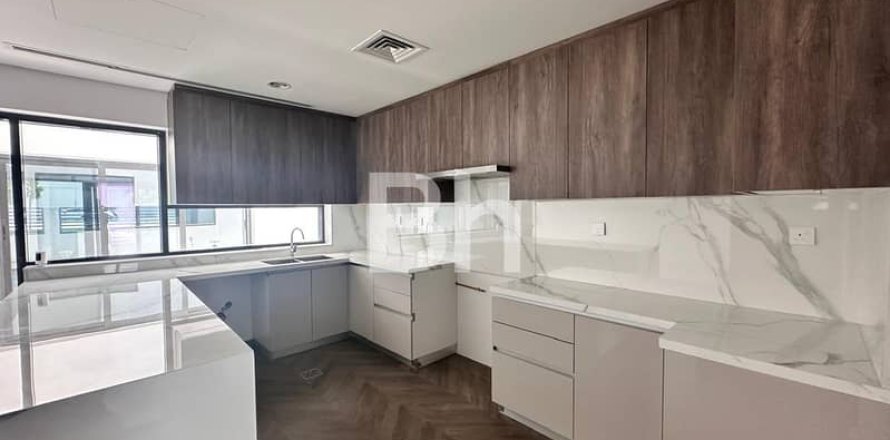 Таунхаус в Al Furjan, Дубай, 4 спальни, 896м², № 22014