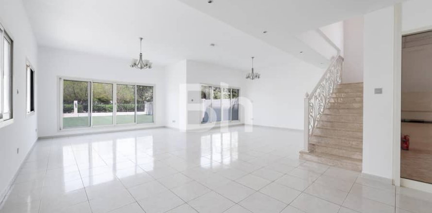 Вилла в Джумейра Вилладж Серкл, Дубай, 4 спальни, 570м², № 22015